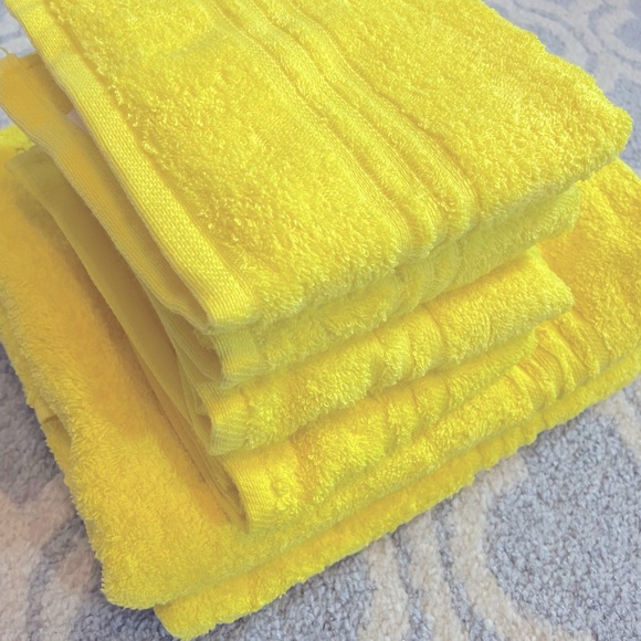 ⚡️ FLASH - Yellow Towel bundle - Picture 1 of 5